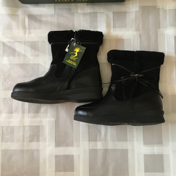 NWT Womans Classic Black  Boots  By HOOPOE size 11. - Picture 2 of 10